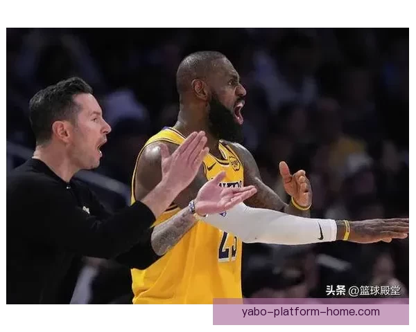 詹姆斯转型背后揭秘 雷迪克与他深度对话促使球权减少